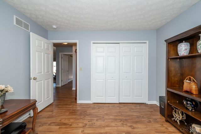 512 Fenwick Drive, Fairfield, OH 45014