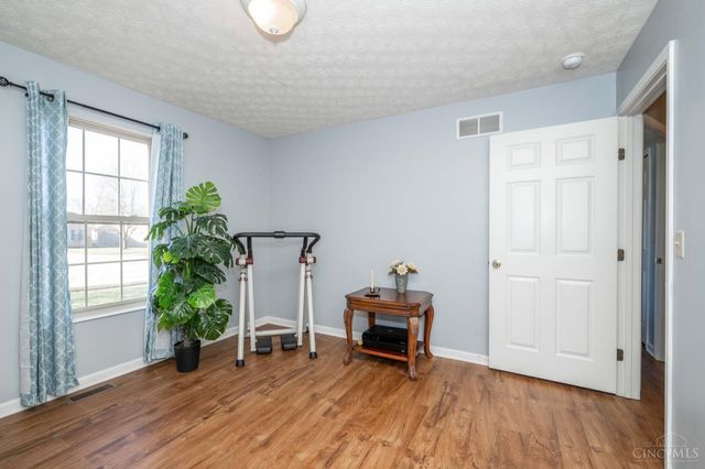 512 Fenwick Drive, Fairfield, OH 45014