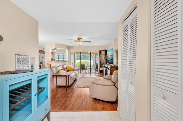 17372 Boca Club Boulevard 405, Boca Raton, FL 33487