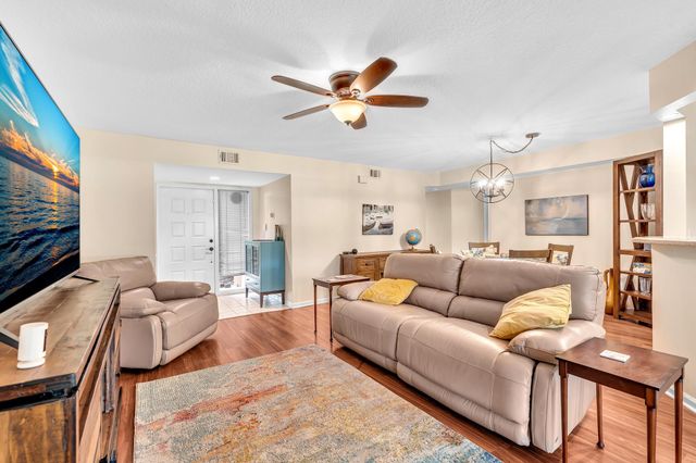 17372 Boca Club Boulevard 405, Boca Raton, FL 33487