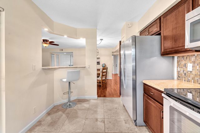 17372 Boca Club Boulevard 405, Boca Raton, FL 33487