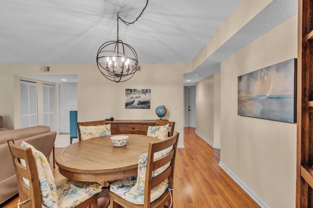 17372 Boca Club Boulevard 405, Boca Raton, FL 33487