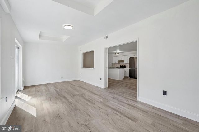 8410 LYONS PL, Philadelphia, PA 19153