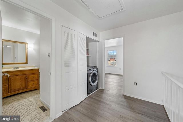 8410 LYONS PL, Philadelphia, PA 19153