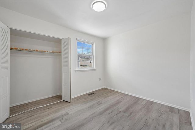 8410 LYONS PL, Philadelphia, PA 19153