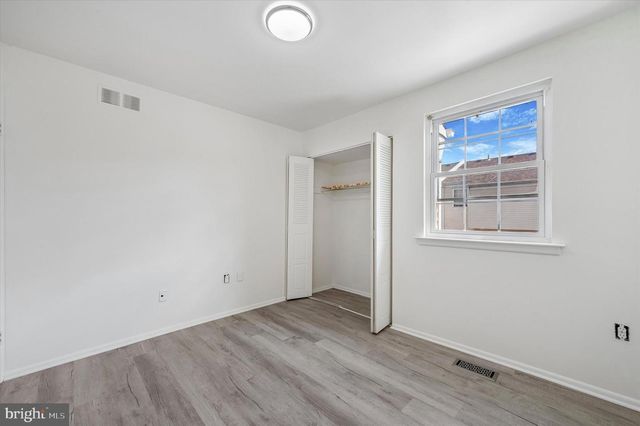 8410 LYONS PL, Philadelphia, PA 19153