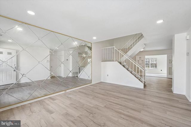 8410 LYONS PL, Philadelphia, PA 19153