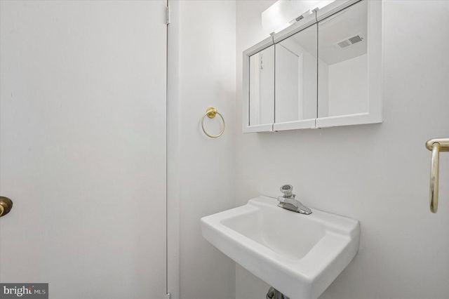 8410 LYONS PL, Philadelphia, PA 19153