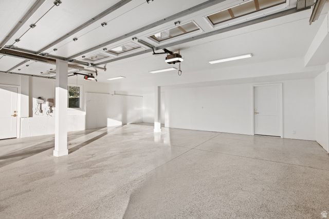 10043 S STONEWALL CT, Sandy, UT 84092