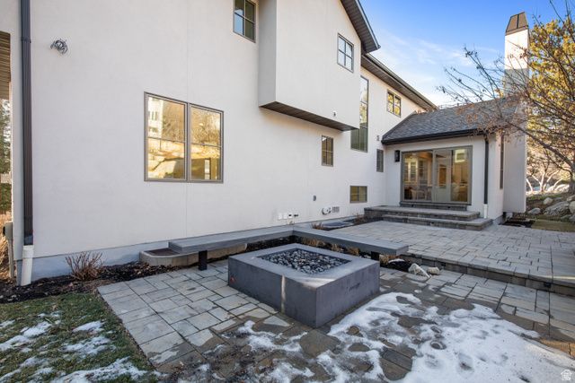 10043 S STONEWALL CT, Sandy, UT 84092