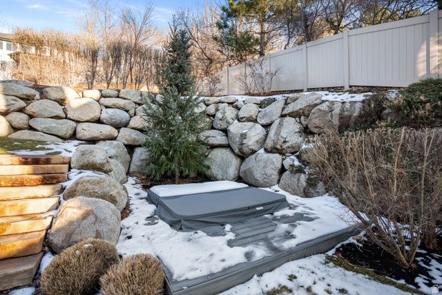 10043 S STONEWALL CT, Sandy, UT 84092