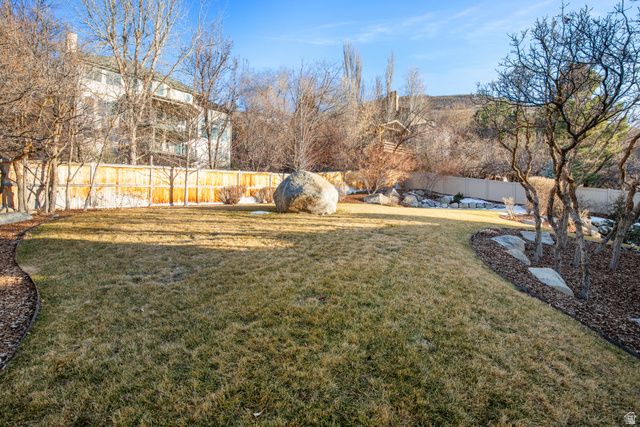 10043 S STONEWALL CT, Sandy, UT 84092