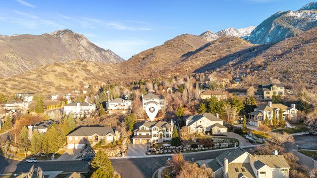 10043 S STONEWALL CT, Sandy, UT 84092