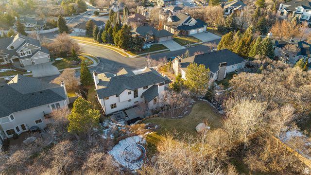 10043 S STONEWALL CT, Sandy, UT 84092