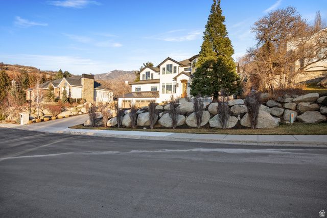 10043 S STONEWALL CT, Sandy, UT 84092