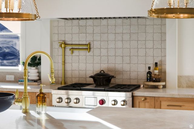 10043 S STONEWALL CT, Sandy, UT 84092