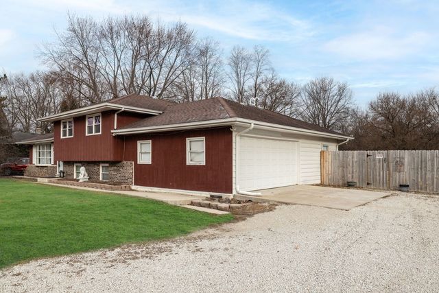 28W032 Roosevelt Road, Winfield, IL 60190