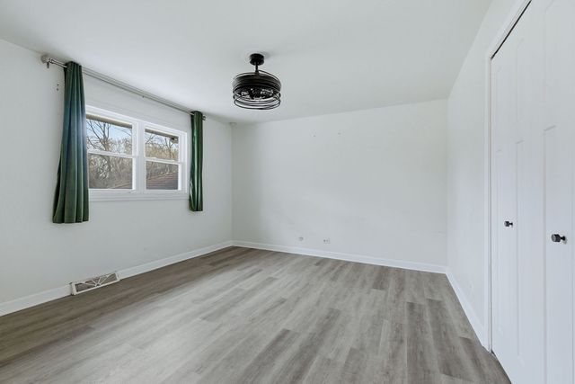 28W032 Roosevelt Road, Winfield, IL 60190