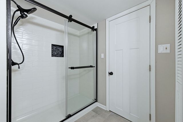 28W032 Roosevelt Road, Winfield, IL 60190