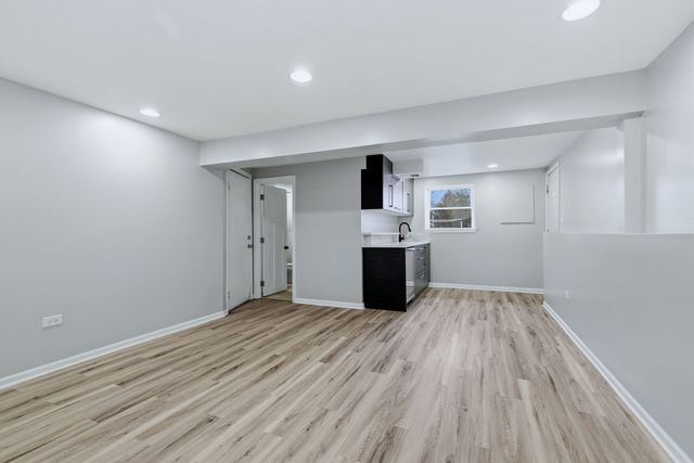 28W032 Roosevelt Road, Winfield, IL 60190