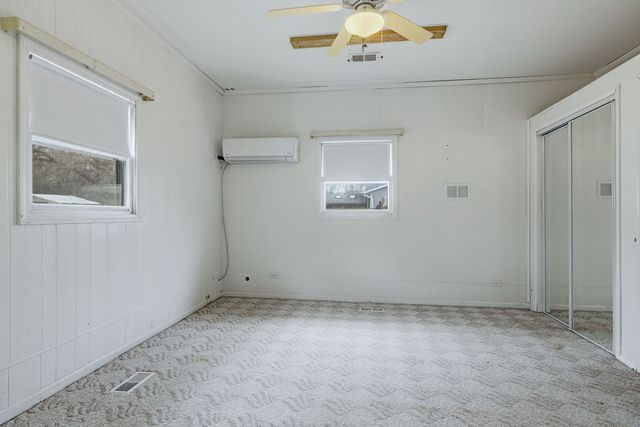 28W032 Roosevelt Road, Winfield, IL 60190