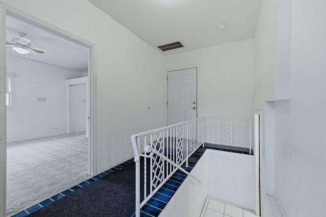 28W032 Roosevelt Road, Winfield, IL 60190