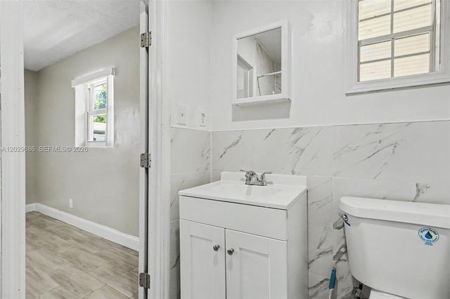 6230 SW 16th Ct, North Lauderdale, FL 33068