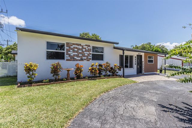 6230 SW 16th Ct, North Lauderdale, FL 33068