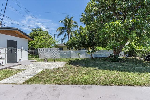 6230 SW 16th Ct, North Lauderdale, FL 33068