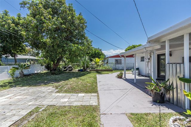 6230 SW 16th Ct, North Lauderdale, FL 33068