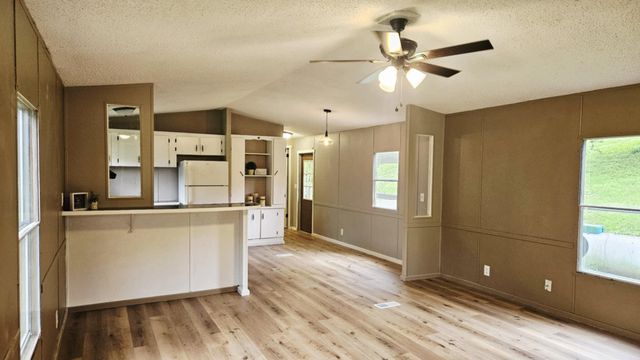 2572 Holt Woods Road, Reeds Spring, MO 65737