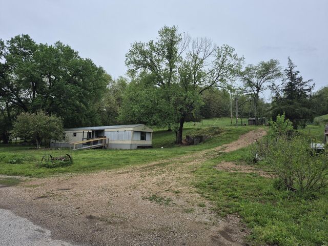 2572 Holt Woods Road, Reeds Spring, MO 65737