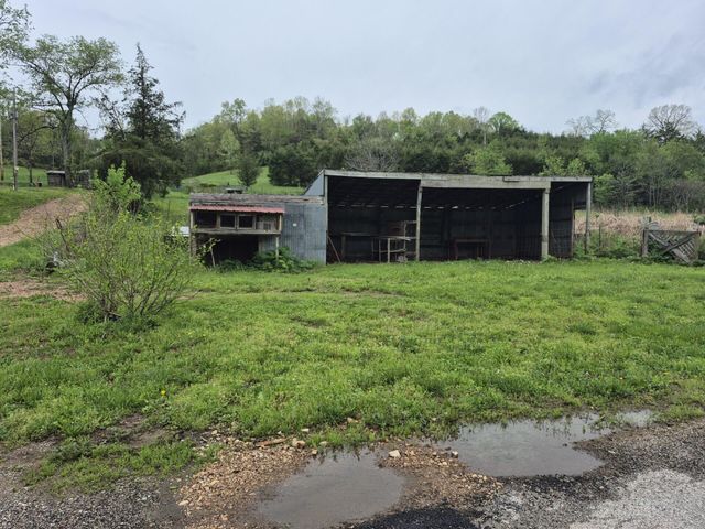2572 Holt Woods Road, Reeds Spring, MO 65737