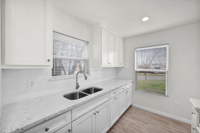 1167 Greenbrier Drive, River Oaks, TX 76114