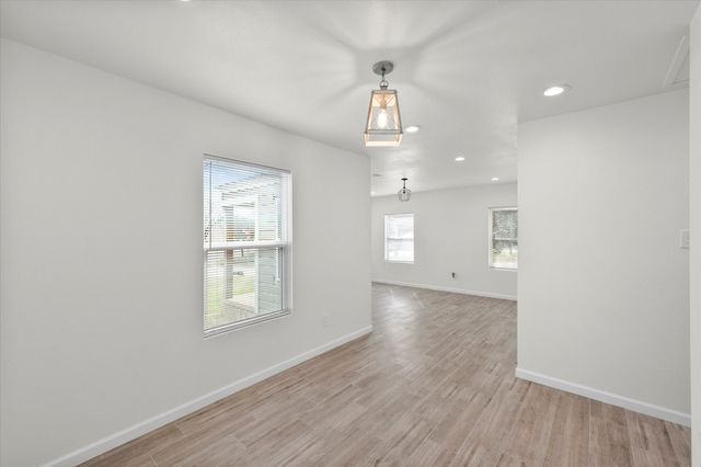 1167 Greenbrier Drive, River Oaks, TX 76114