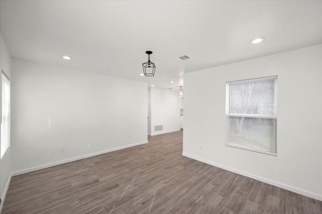 1167 Greenbrier Drive, River Oaks, TX 76114