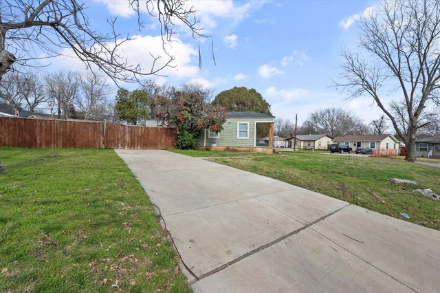 1167 Greenbrier Drive, River Oaks, TX 76114