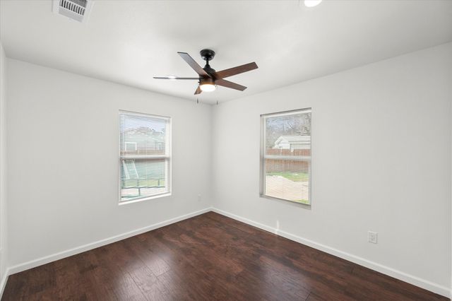1167 Greenbrier Drive, River Oaks, TX 76114