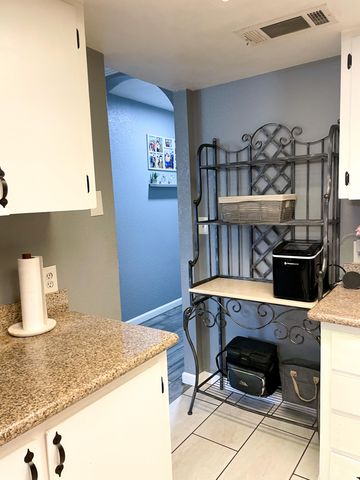 1412 E Springville Avenue, Porterville, CA 93257