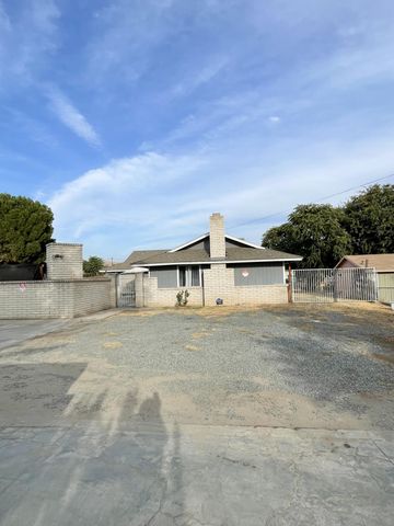1412 E Springville Avenue, Porterville, CA 93257