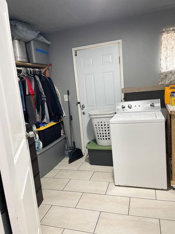 1412 E Springville Avenue, Porterville, CA 93257