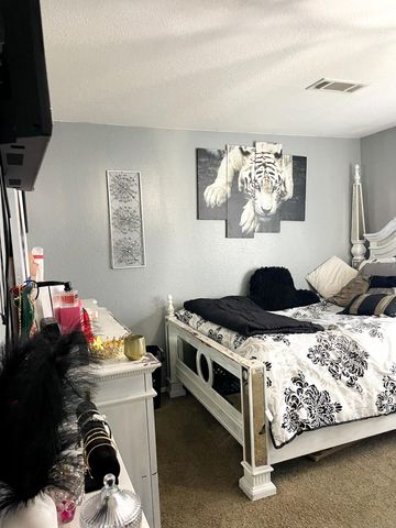 1412 E Springville Avenue, Porterville, CA 93257