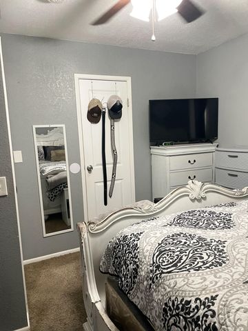 1412 E Springville Avenue, Porterville, CA 93257