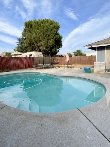 1412 E Springville Avenue, Porterville, CA 93257