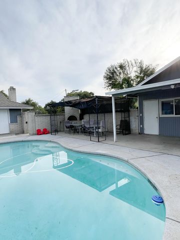 1412 E Springville Avenue, Porterville, CA 93257