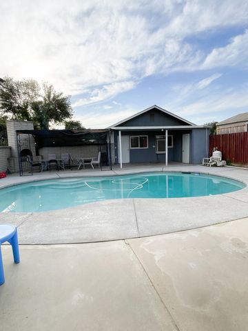 1412 E Springville Avenue, Porterville, CA 93257