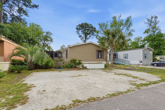 2720 Capricorn Dr., Myrtle Beach, SC 29575