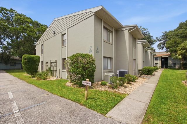 314 PALM COAST PARKWAY NE 202, Palm Coast, FL 32137