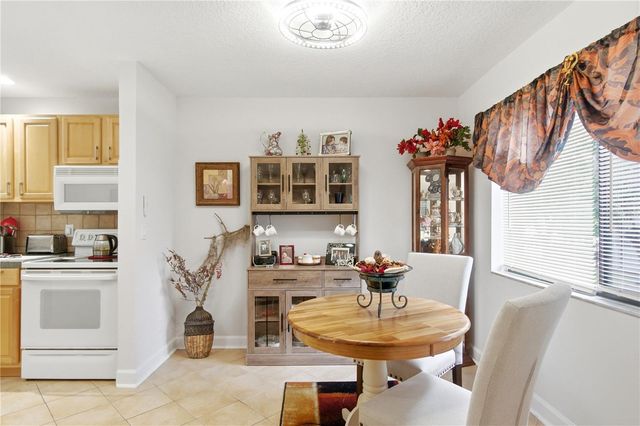314 PALM COAST PARKWAY NE 202, Palm Coast, FL 32137