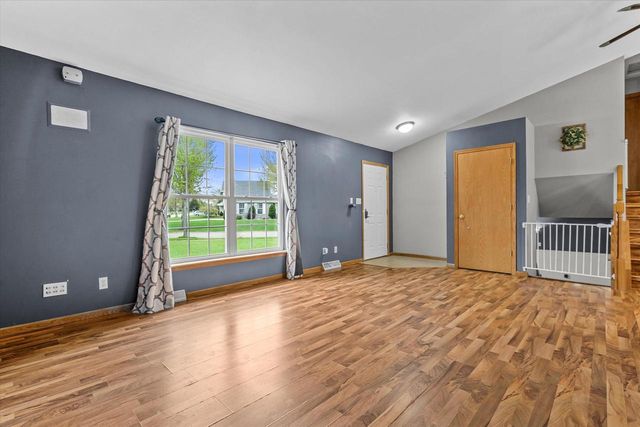 164 Fairfield DRIVE, Oak Creek, WI 53154